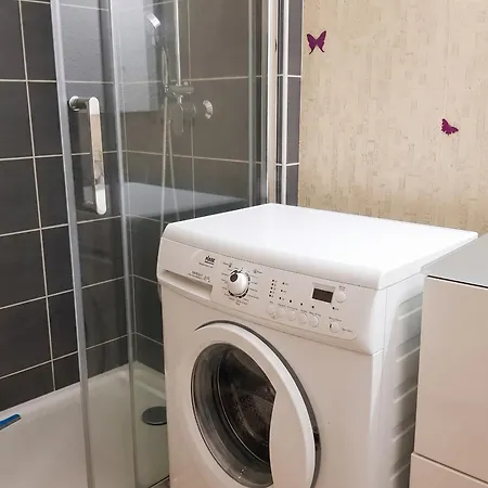 Avec Vue Sur La Montagne A De Lans - 34 M²
